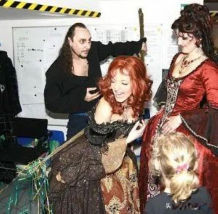 ��Ů��ƨ�ɵ���Ϸ �ݿ�Ůʿ���������ñ��ӳ��ƨ��