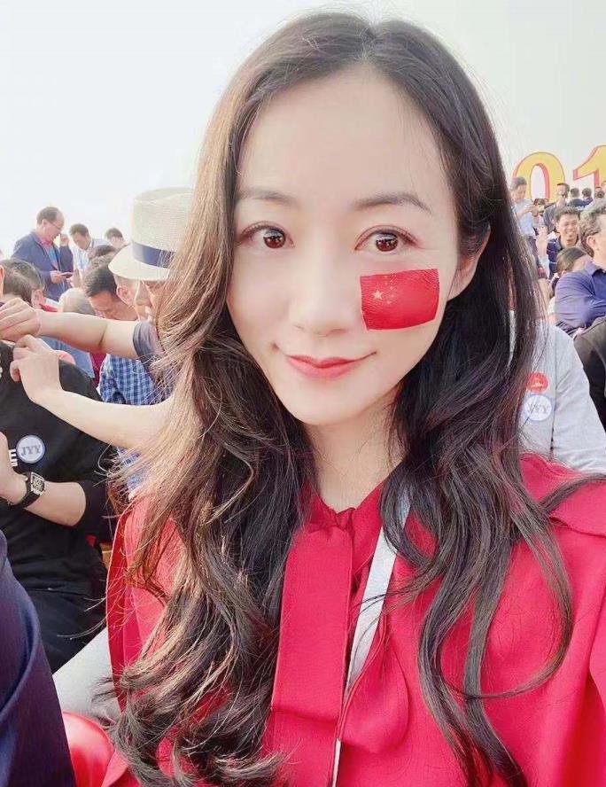 ���Ǿ��˱������н��� 5λ����ȦŮ���Ǽ���