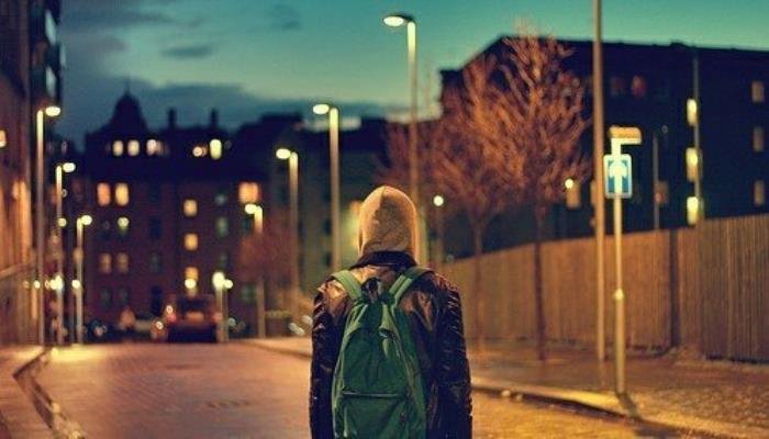 �Ƚ����ں����۵ĸ���������ȫ �����۵�����һ���