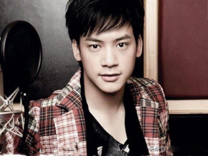 泰国男演员排行榜前十名 最受欢迎的当红帅哥