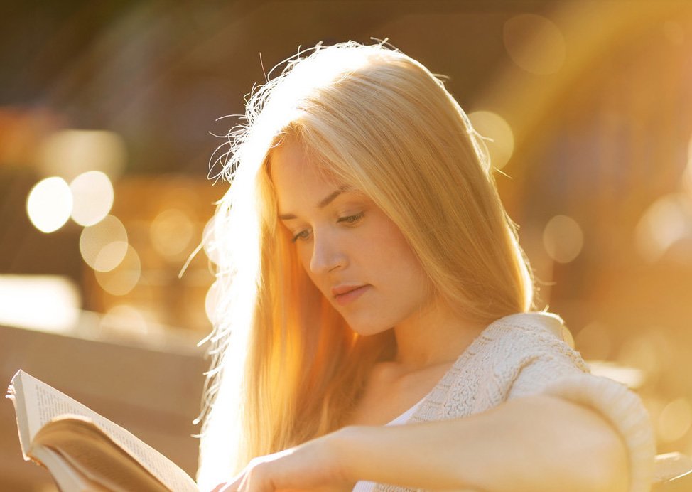 Ů����ݵı����ǳ�Ĭ��ս �������������˺��µ�