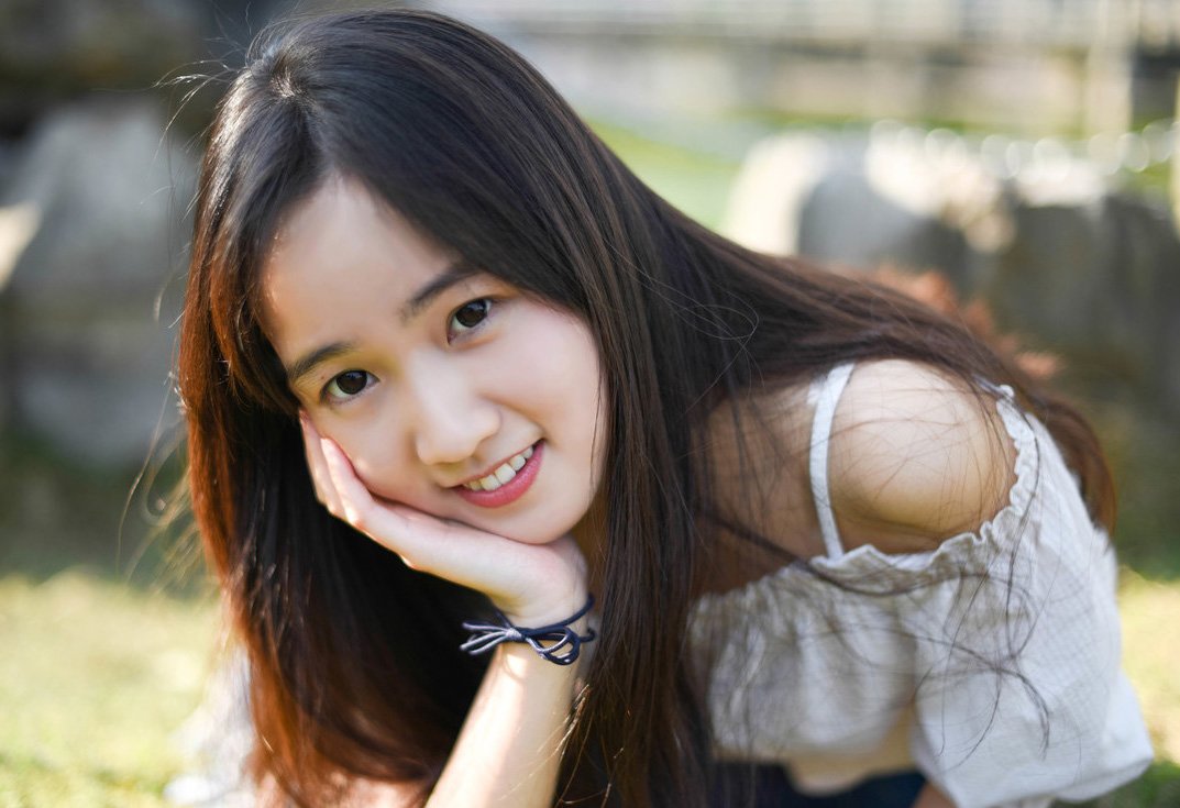 Ů����ݵı����ǳ�Ĭ��ս �������������˺��µ�