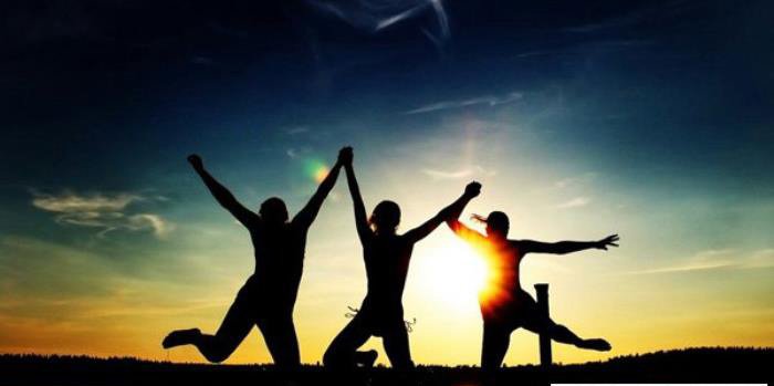 ���̸����ں���Ⱥ���� ΢��Ⱥ���ƱȽ��д����