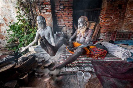 苦行僧代表什么样的人印度苦行僧高举右手是什么样子的僧人