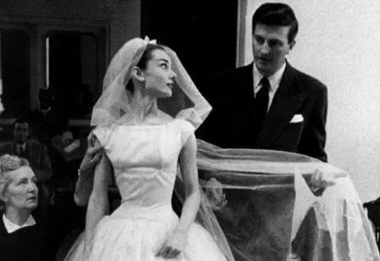 赫本奥黛丽和纪梵希的故事 赫本结了三次婚怎么不跟纪梵希在一起