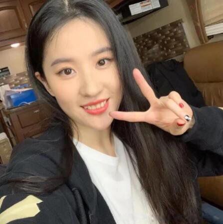 女生头像ins高级质感 真人高冷御姐又可爱仙女