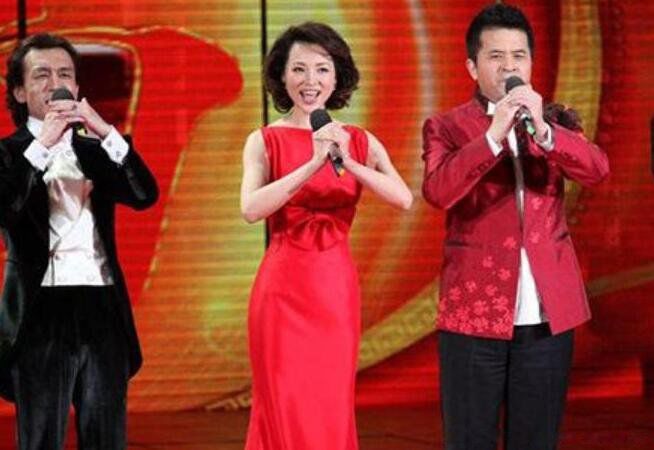 2012年春节闹鬼灵异事件 玻璃上惊现的鬼脸