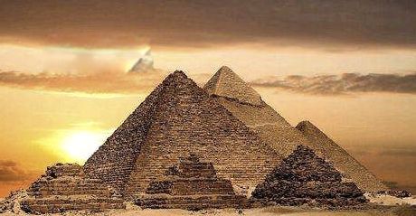 埃及金字塔的资料简介 最大的占地面积52900平方公尺