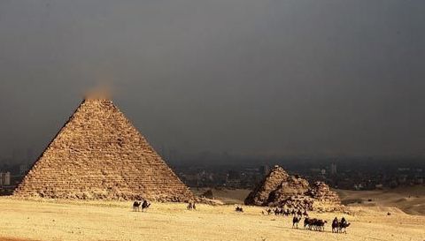 埃及金字塔的资料简介 最大的占地面积52900平方公尺