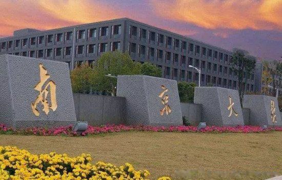 �������ĸ������Ķ��� �����ڵ������ĸ�����