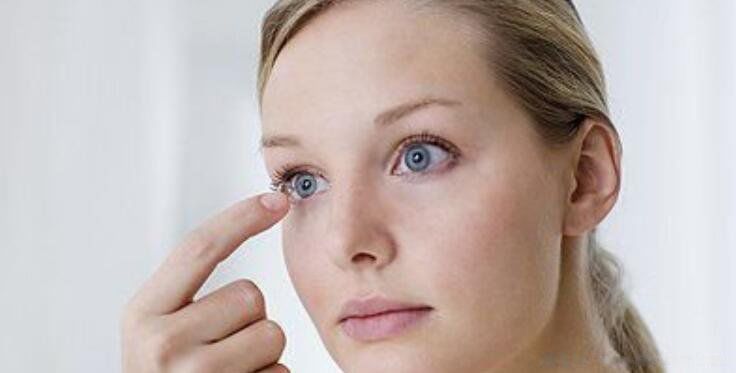 眼睛跳是什么预兆 晚上眼睛跳是什么预兆