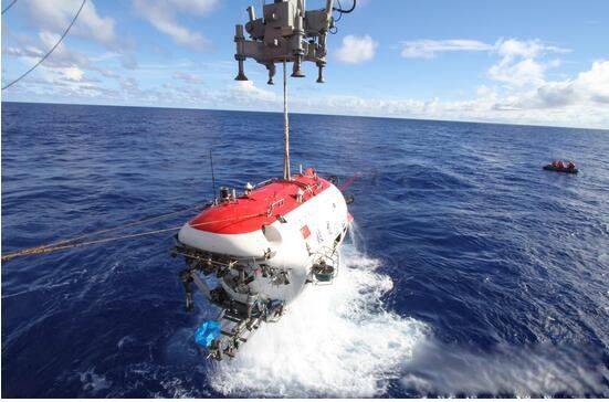 蛟龙号最深能潜多少米 是我国第一台深海载人潜水器