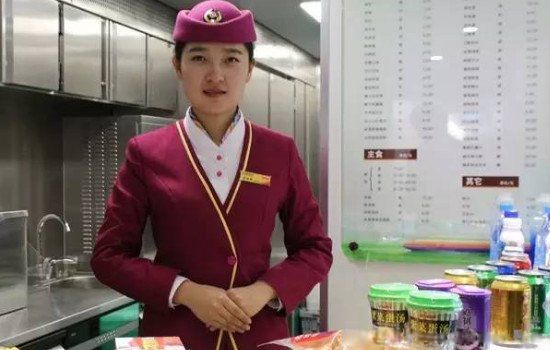 高铁上可以吃泡面吗 24小时提供热水服务