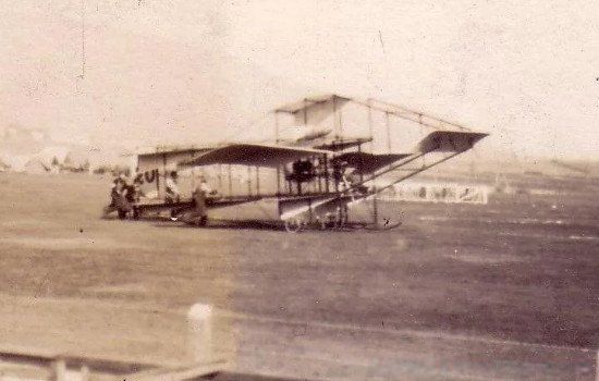 冯如制造的第一架飞机 在1908年首次试飞没有成功