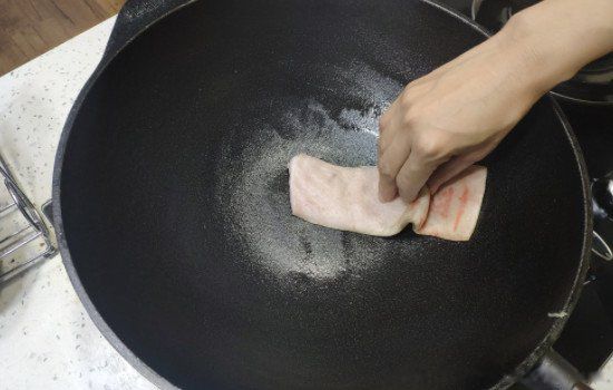铁锅生锈怎么办?教你1妙招 除锈最好办法用猪肉