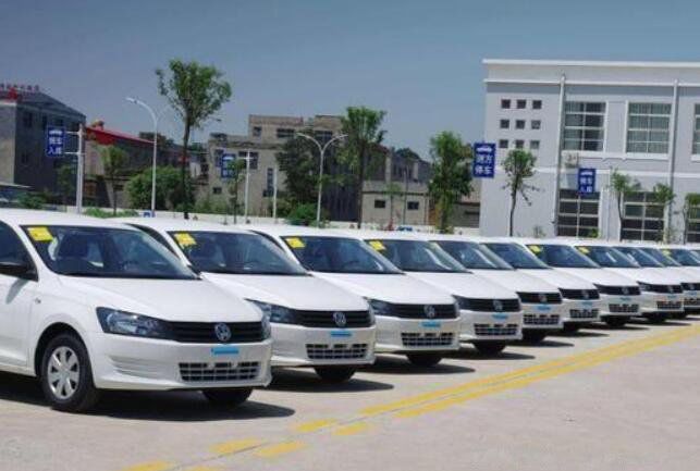 c1��c2���յ����� c1��c2�ĸ������õĿ�ù�