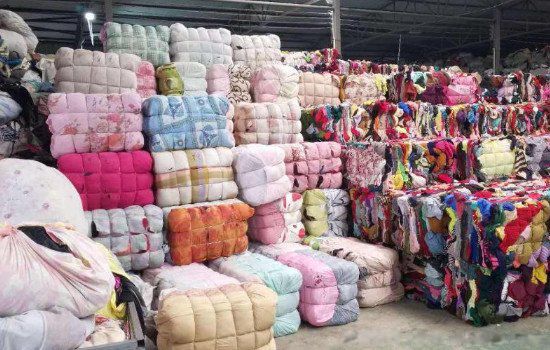 旧衣服怎么回收可以卖到哪里 回收旧衣服一年赚200万是骗局吗