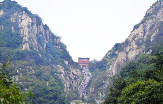 �ᵱ�����һ����ɽСд����ʲôɽ ԭʫָ������ɽ