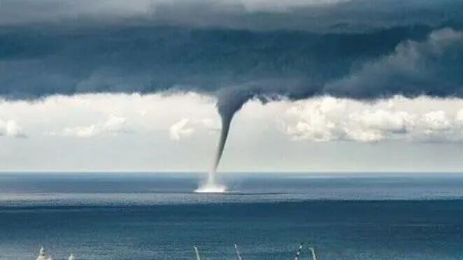 青海湖龙吸水原版视频拍到真龙事件真相原因