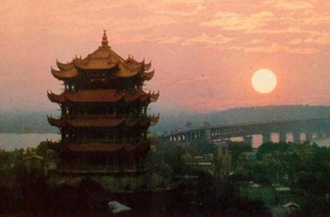 �Ĵ���¥ָ�������Ĵ���¥ �ֱ���������ʲô¥