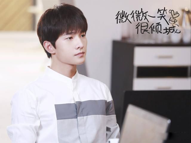 ΢΢һЦ�������Ա������ ��������Ů����ֵ��