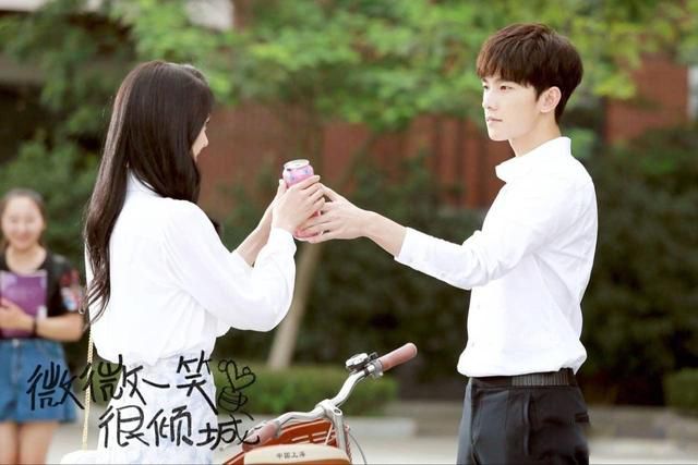 ΢΢һЦ�������Ա������ ��������Ů����ֵ��