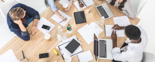 ��һ̨���Ӽ������1946�����������Ƶ� ��д����ʲô