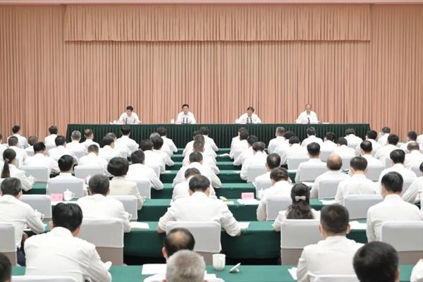 �������ǲ�ʲô�� �Ͷ����������ٱ��绰�Ƕ���