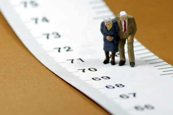 最新延迟退休时间表来了 一览表看看哭了吧