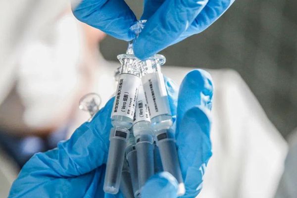 不适合打新冠疫苗几类人 暂停新冠疫苗接种的原因