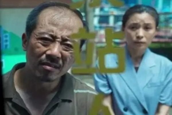 王萌萌事件原型是谁 为什么不跟刘瑶一起下车提前下车真相