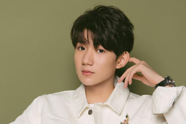 �ʺϳ��ڲ�����΢���ǳ�Ů���°�� ������Ů�˵�΢���ǳ�