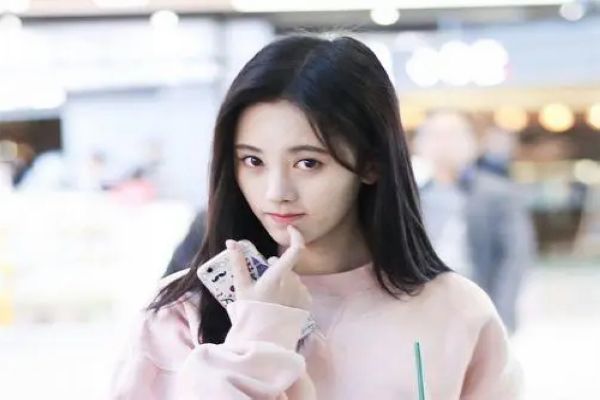 鞠婧祎整过容吗证据真实的照片 四千年美女原名叫什么名字
