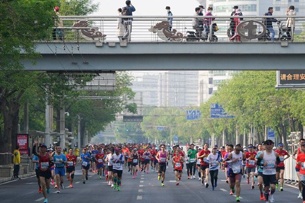 马拉松跑全程是多少 世界纪录1小时59分多少公里