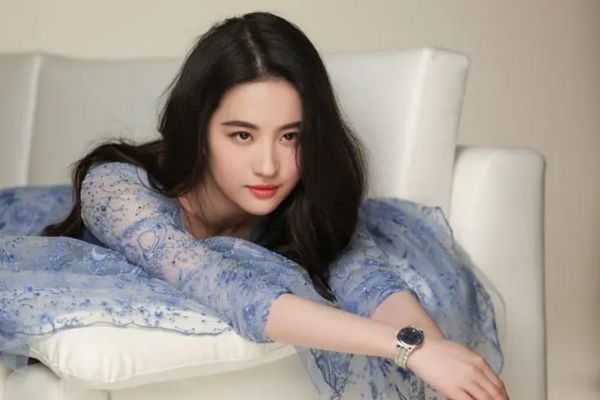 �й�����Ů�������� Ư������Ů��Ա�����