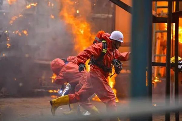 天津港爆炸伤亡多少人大爆炸25人牺牲是什么时候
