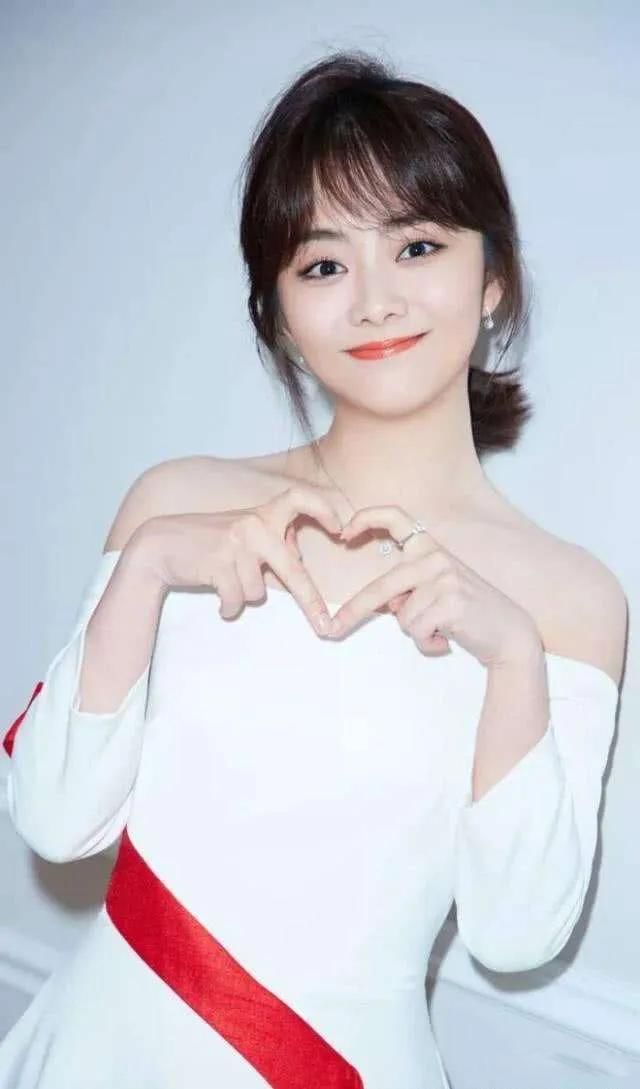 谭松韵身高真实身高156162看起来没有158的胡冰卿高