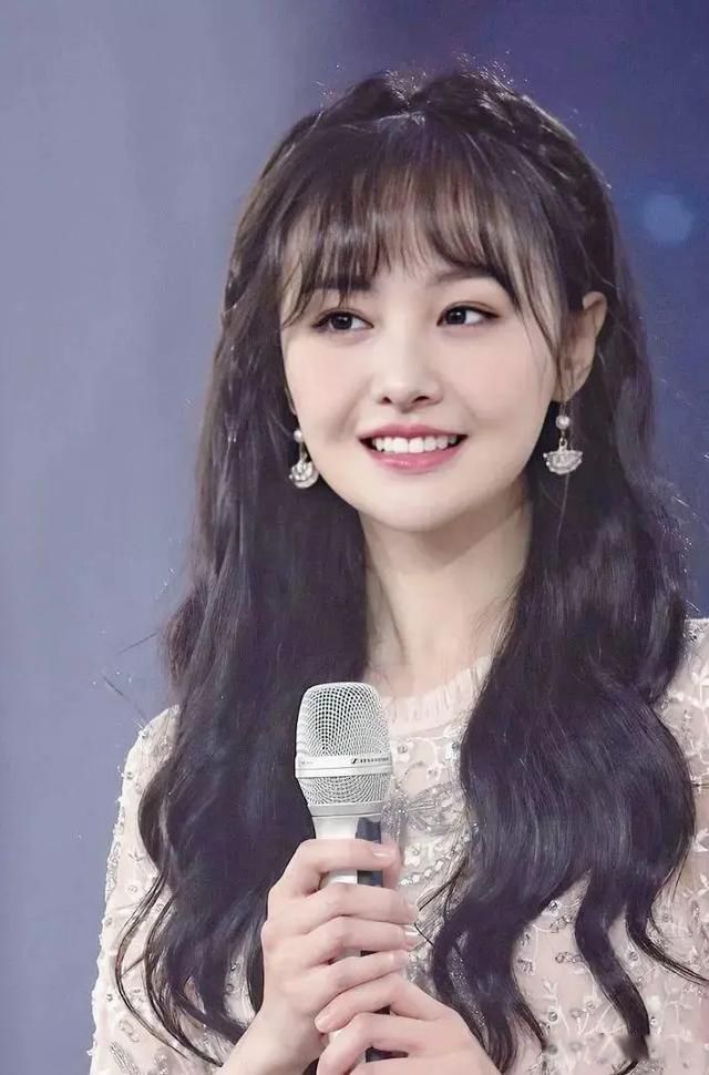 郑爽成功复出最新消息太爱钱了都是钱惹得祸