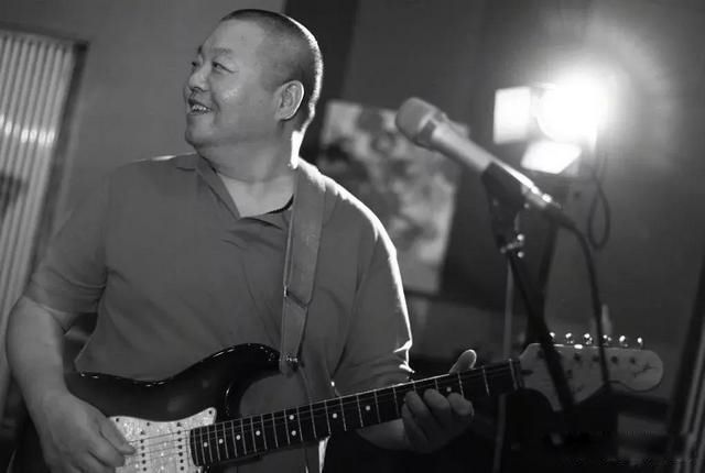 ���˷�������������ϼ�� ʲôԭ����ô�ߵĶ������