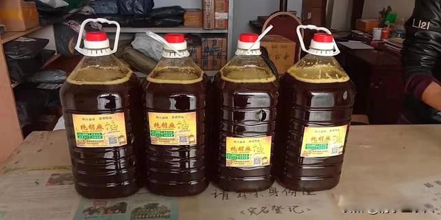 ũ��ı���С���� Ҫ��һ˫���ڷ��ֵ��۾�