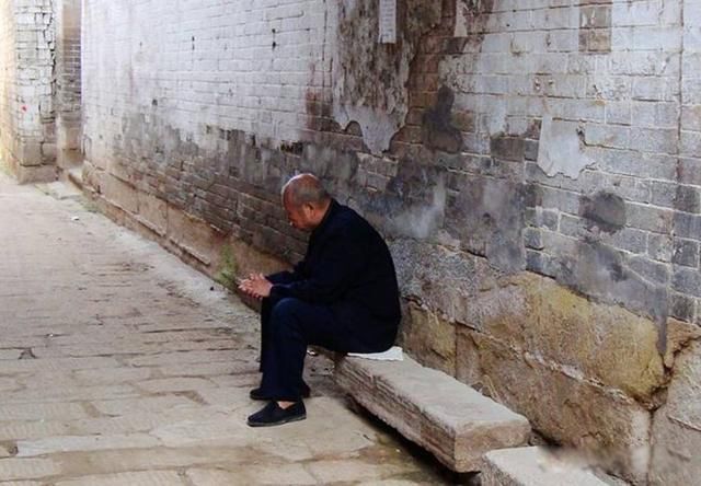 人穷断六亲到底是什么意思 其实这种现象早就产生了