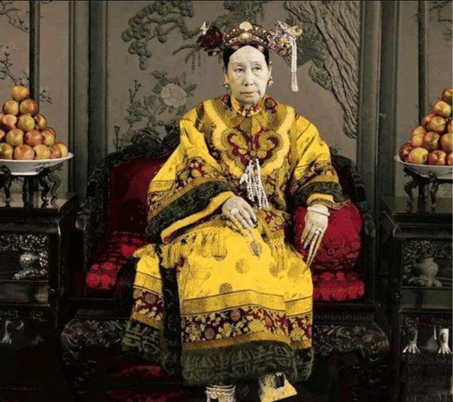 慈禧年轻时的真实容貌 历史上真实的慈禧年轻照片