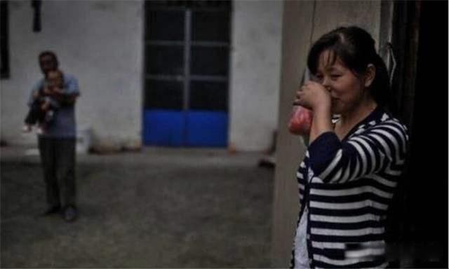 ��Ǯ����ӱߵ���Ǯ��Ȣ���ʲô��˼ ��仰�е�����