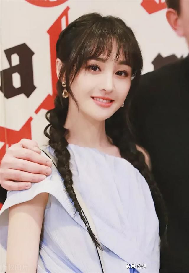 郑爽成功复出最新消息 要想事业翻身实在渺茫