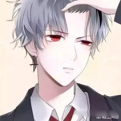 一直不换头像的男生忽然换了头像 手后后突然不断换头像了