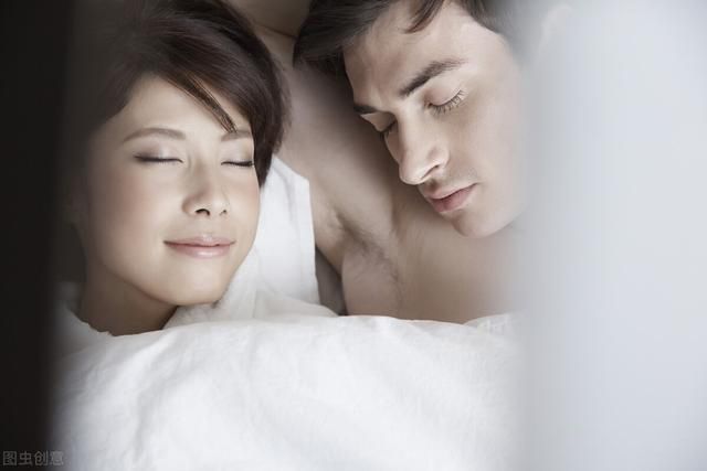夫妻睡觉左右位置有讲究吗 必须要男右女左越睡越长久