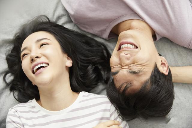 夫妻睡觉左右位置有讲究吗 必须要男右女左越睡越长久