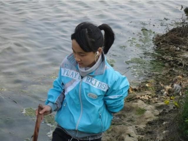 ���ںӱ������ܲ�ʪЬ����˼ �����ڽ����ϻ�����ᰤ����