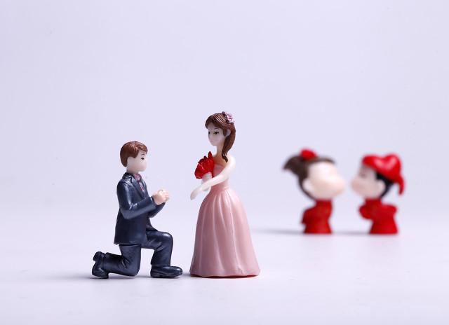 赵丽颖和冯绍峰为什么离的婚 杀青了就换个剧本接着演