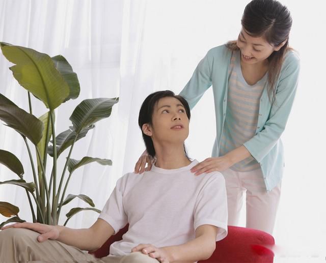 夫妻睡觉都会抱着吗 夫妻之间一定要抱着睡吗